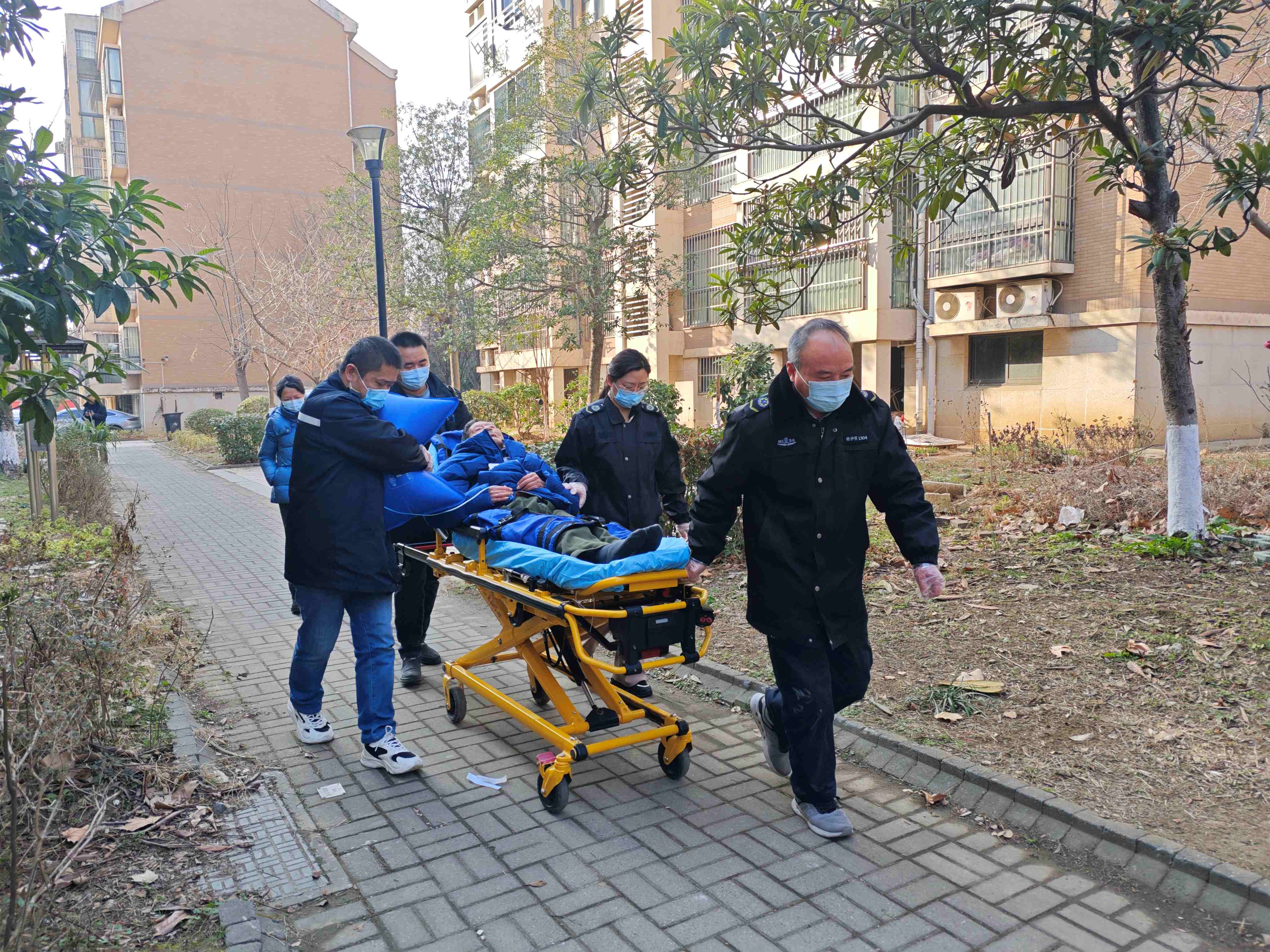 以坚守赴使命，以急救护团圆，致敬春节值守急救人！