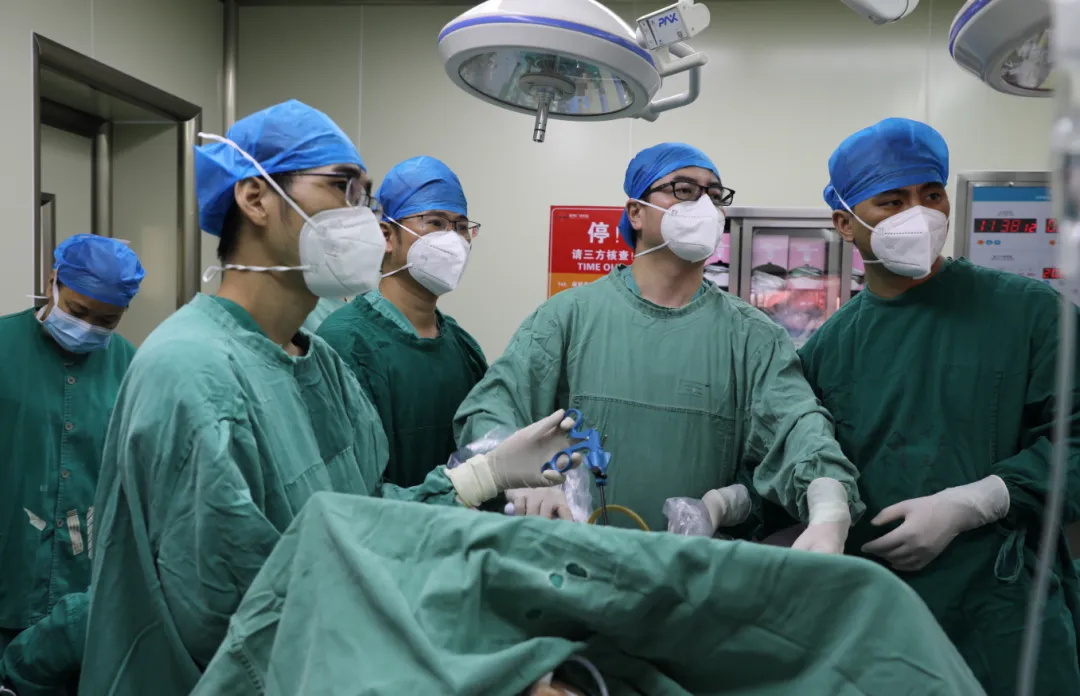 【博士工作站 名医零距离】反酸、烧心、吞咽困难… 粤桂专家携手解顽疾