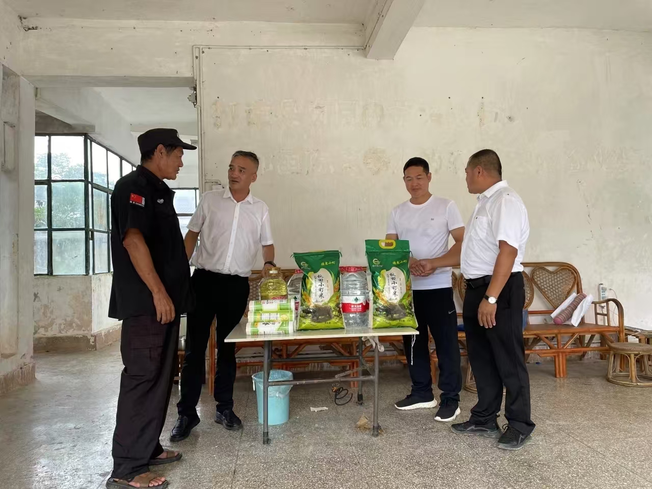 云胶景阳公司组织看望慰问受灾职工