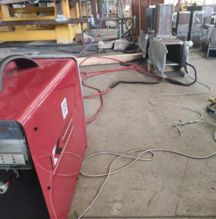 核電異形管道加熱