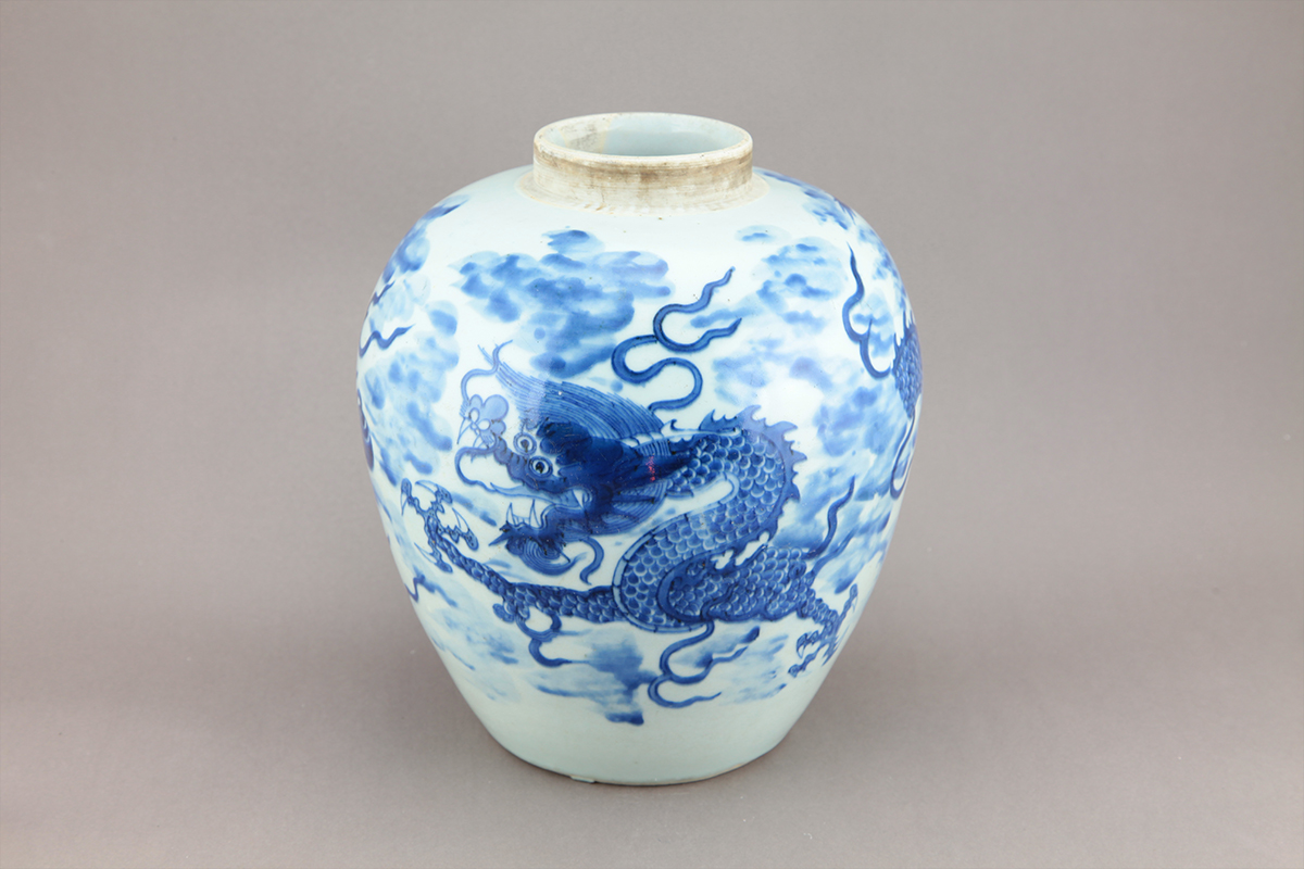 明 云龙戏珠纹罐