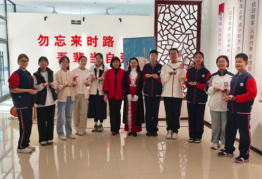 双节同庆！黑河学子在博物馆里，把中秋甜意与家国情怀揉进时光里