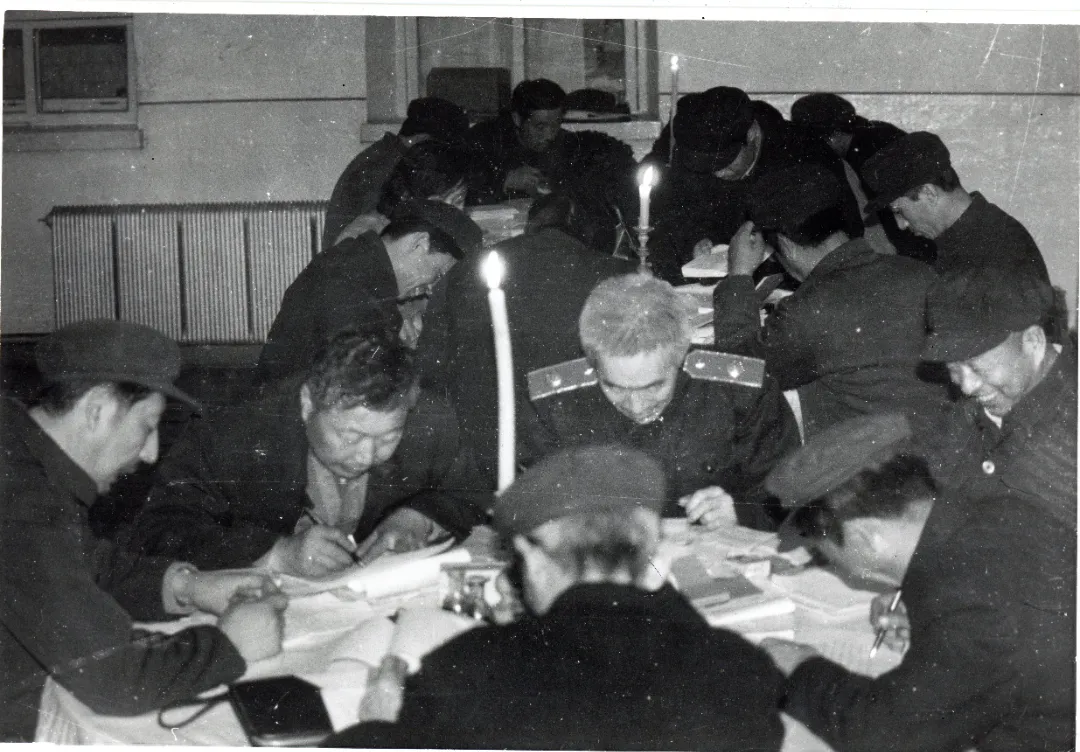 《 回眸40年，普法谱新篇》~老照片线上专题展（二）