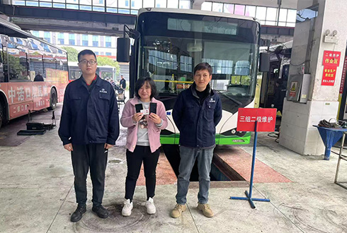 好样的!公交员工捡拾手机归还失主