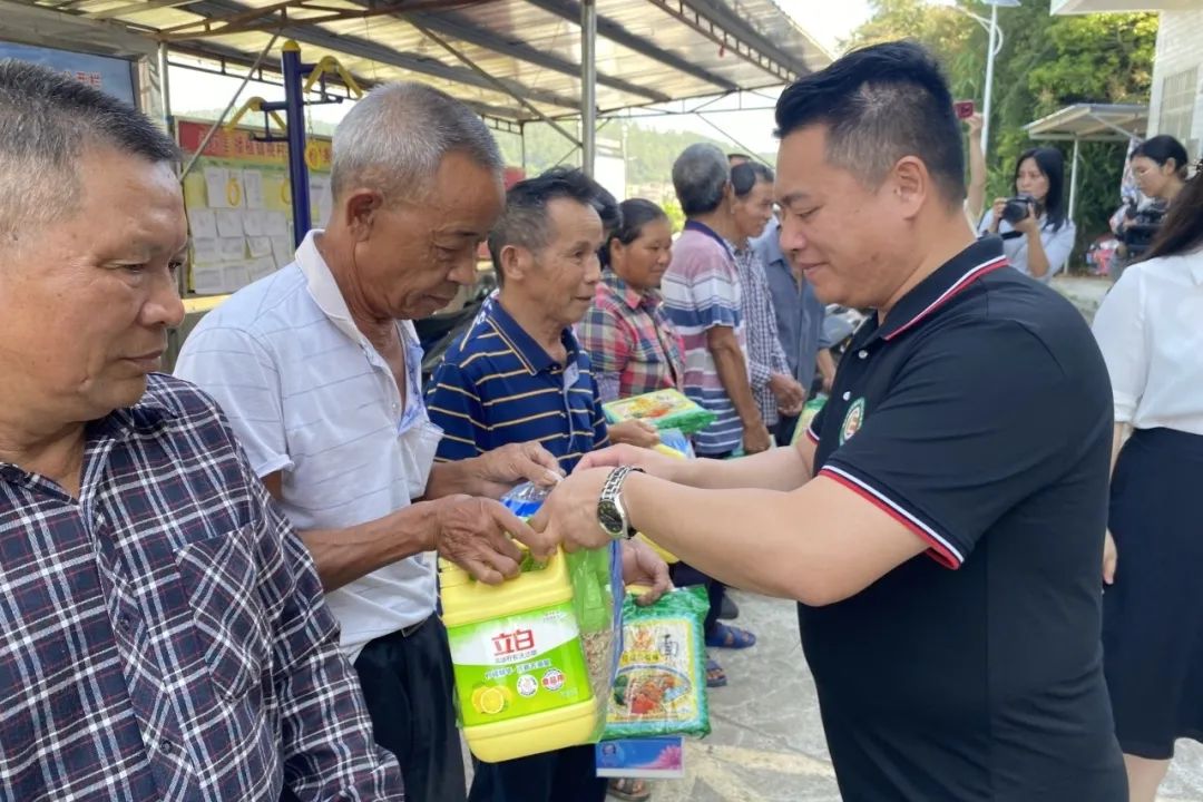 我会党支部开展“百社联百村——助力百千万工程”专项行动和《新起点，新征程》观影活动