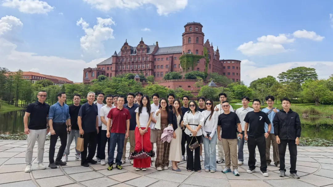 领略华为科技魅力，探索数智转型之道——肇庆企业两会举办第7期“走进标杆企业”活动