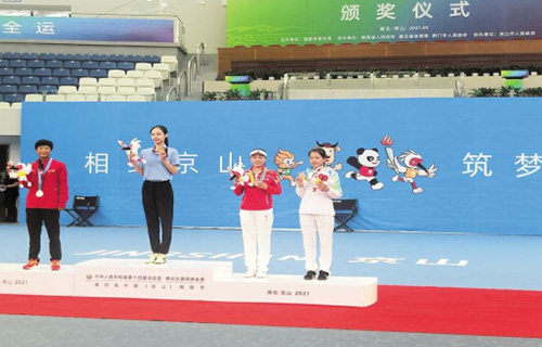 问鼎群众比赛网球女子单打  我司员工李思婷夺第十四届全运会群众项目贵州首金