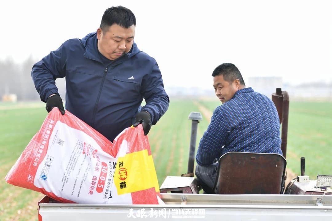 【贵州日报】黔山“磷”动润沃野 国企担当稳粮安 | 贵州磷化集团春耕保供一线纪实