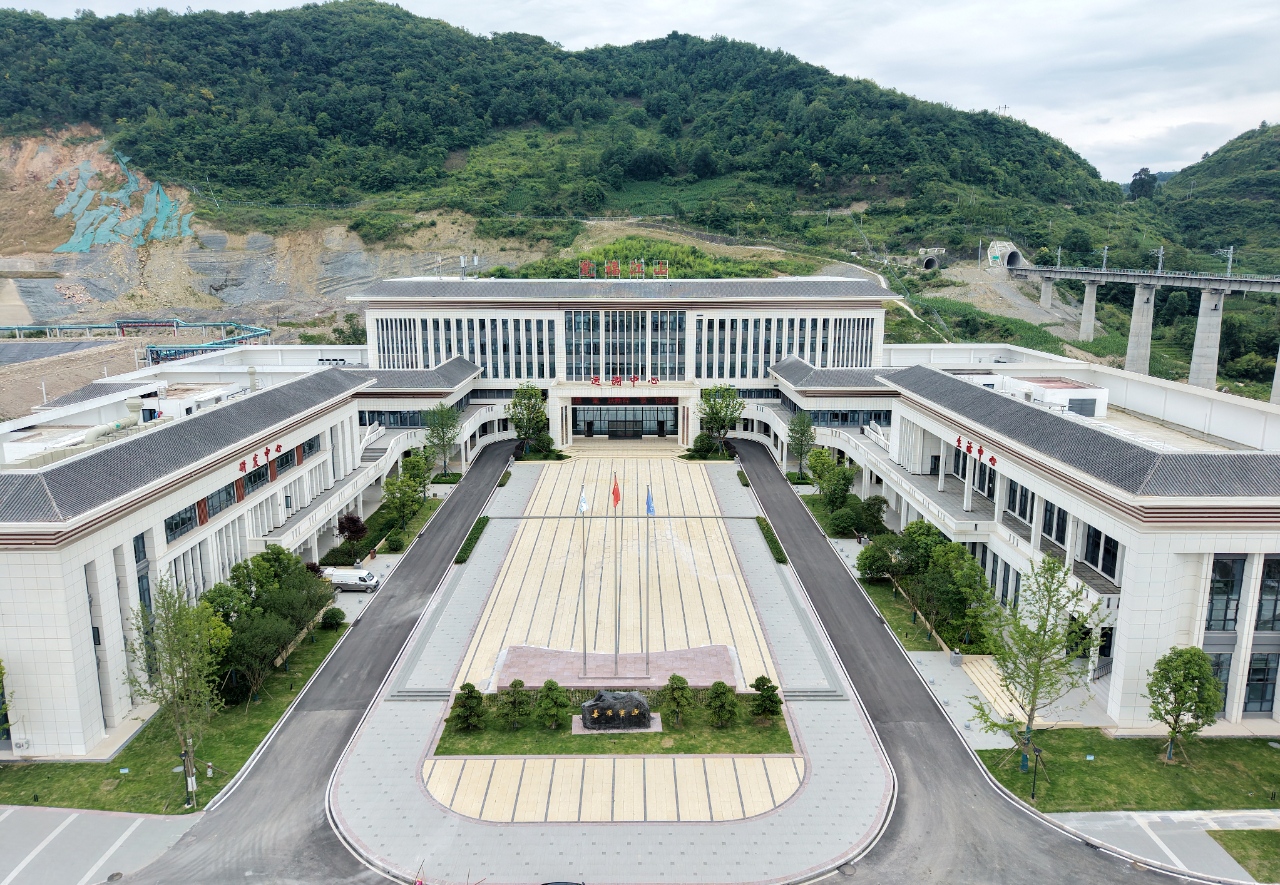 【中国商报】贵州瓮安：“左磷右锂”协同发力 产业体系拔节生长