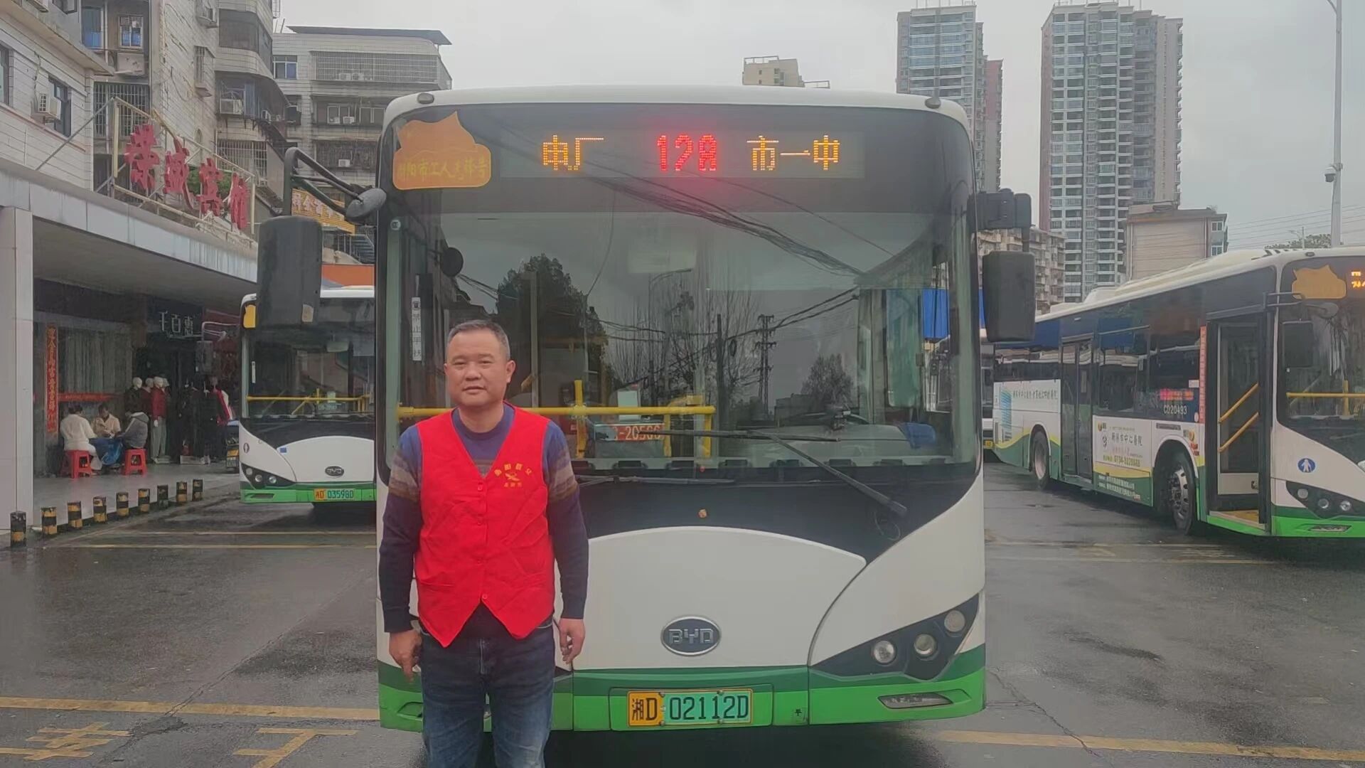 拾证归还失主！公交司机暖心善举传递文明新风尚