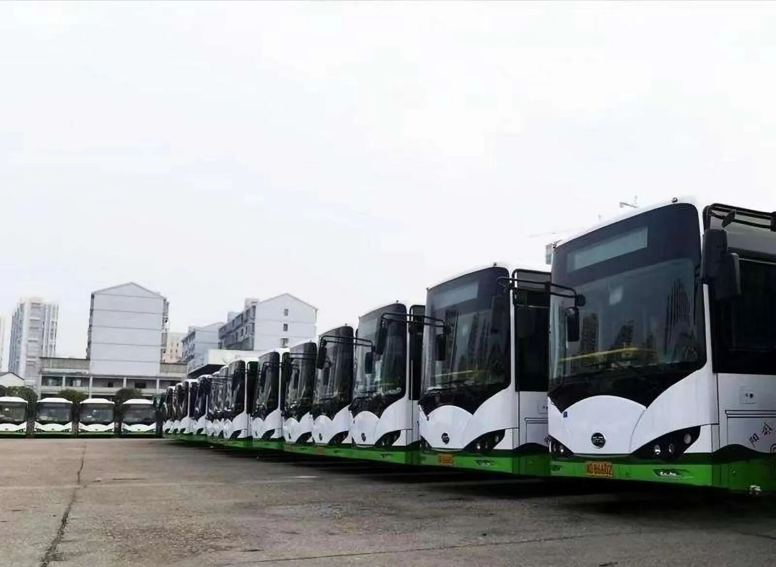 增配35台“加班车”，衡阳公交暖心护航清明出行