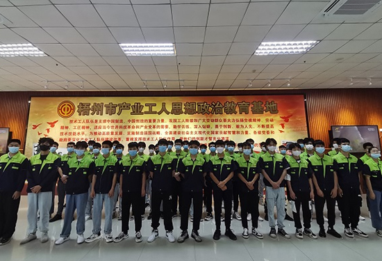 技能成才，强国有我—广西工商技师学院汽车工程系开展职业教育活动周参观学习