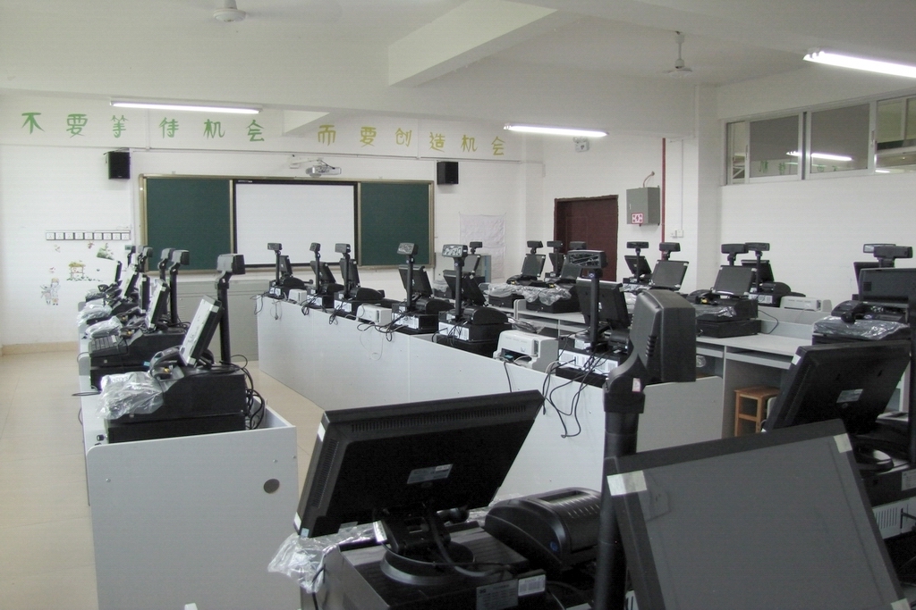 广西中等职业学校示范特