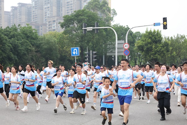 1欢乐跑现场1.1.JPG