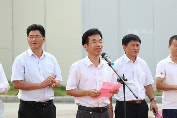 3学院党委书记、院长杨静锦同志致辞.jpg