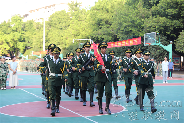 【广西八桂职教网】广西工商技师学院2025级新生军训总结大会暨开学典礼顺利举行