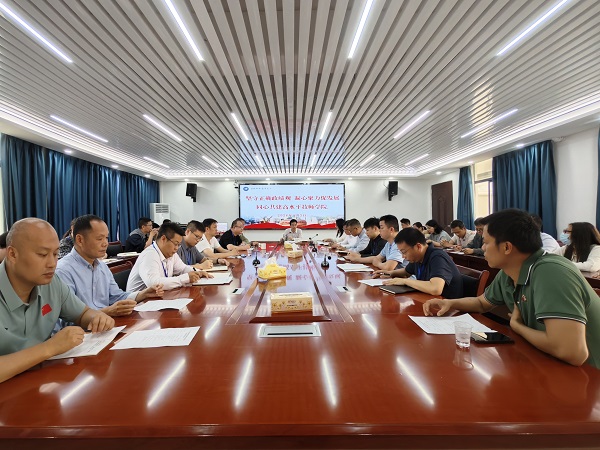 坚守正确政绩观 凝心聚力谋发展——广西工商技师学院召开教师代表座谈会 共绘高质量发展新蓝图